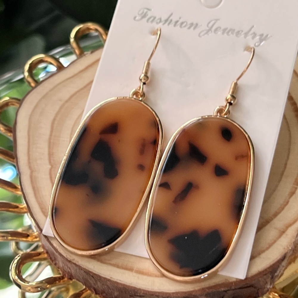 Tortoise Shell Oval Dangle Earrings - image 2